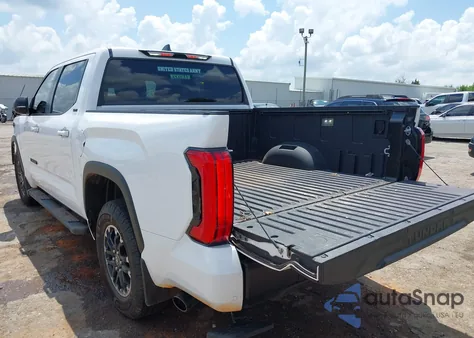 2025 Toyota Tundra Sr5 4Wd z USA, uszkodzony, nr VIN 5TFLA5DB8SX265813